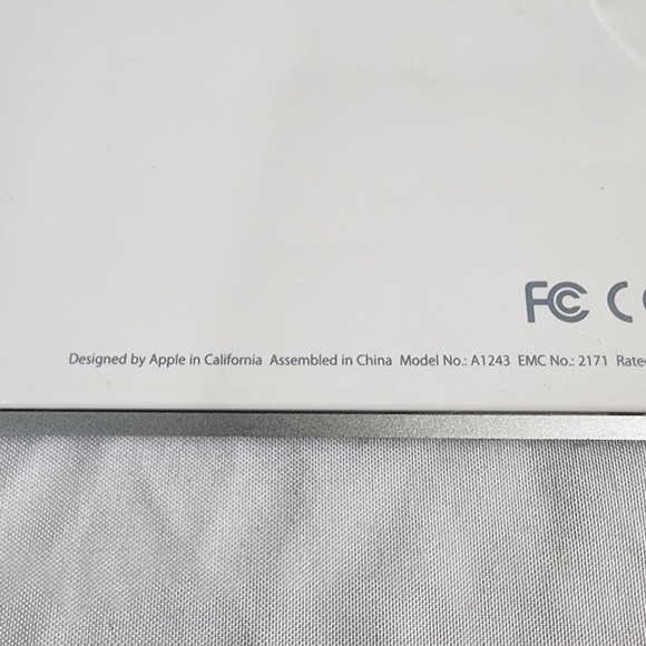 Apple A1243 MB110E/A USB Wired Keyboard - Picture 8 of 9